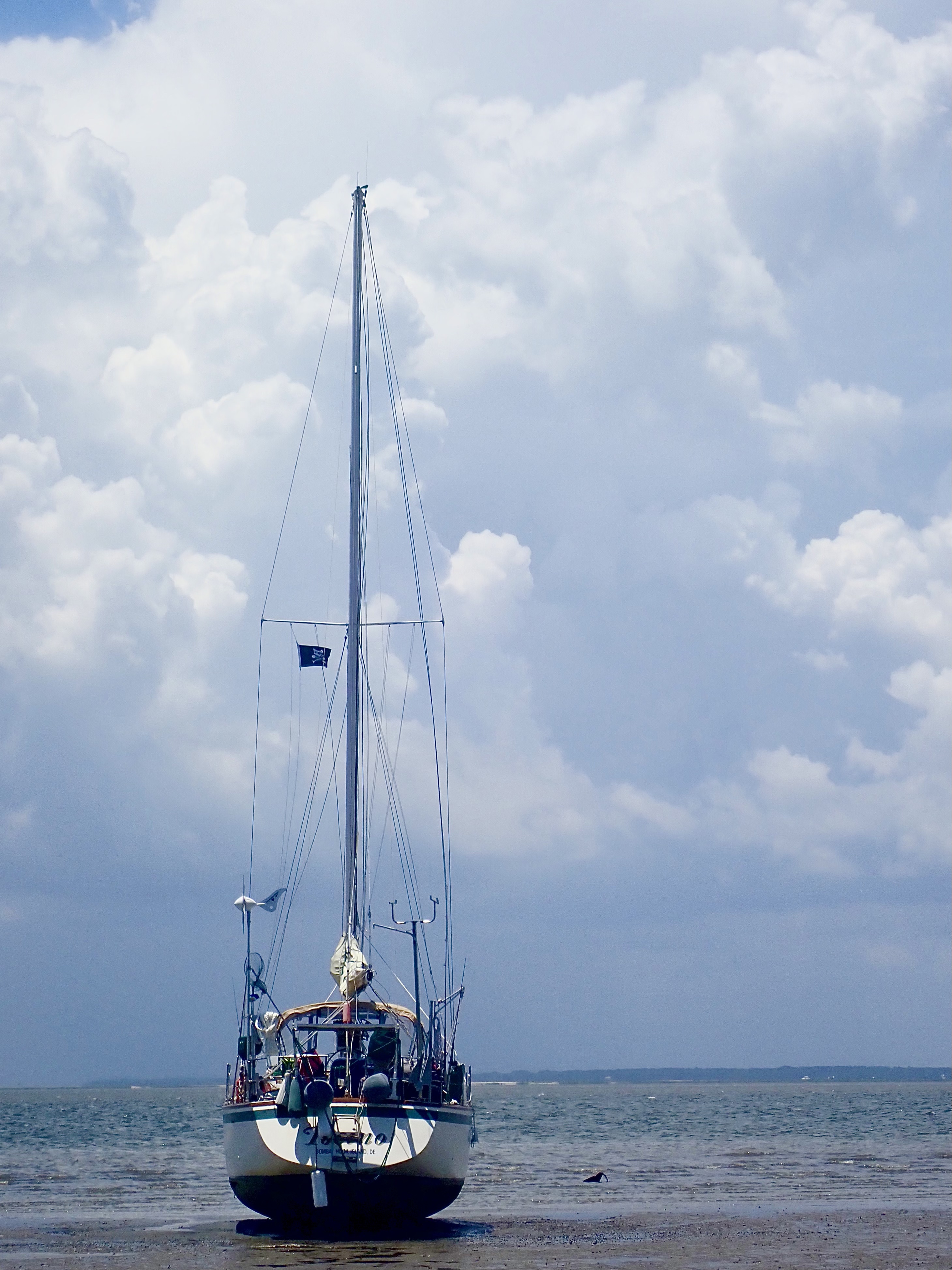 SAILBOAT STUCK IN SAND (GROUNDED)